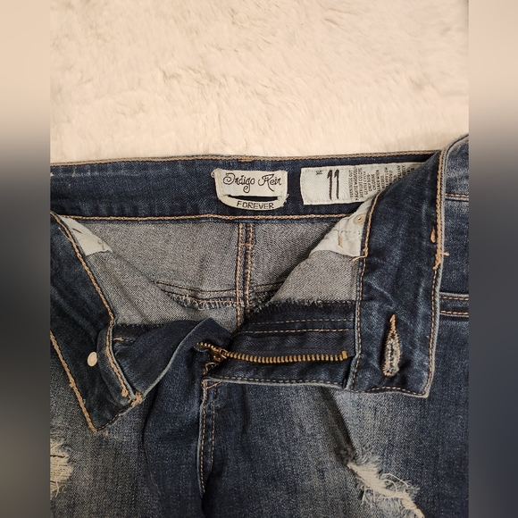 Shorts - Picture 3 of 3